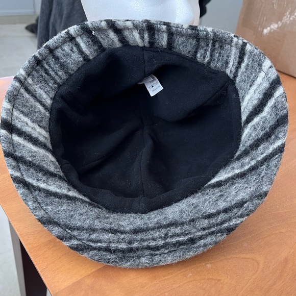 Winter Wool Hat - Picture 4 of 5